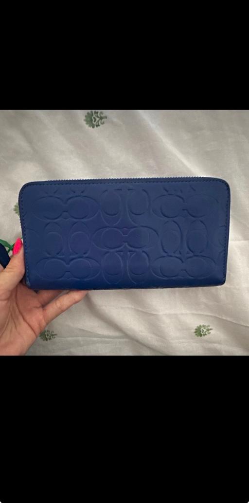  — Large Purse