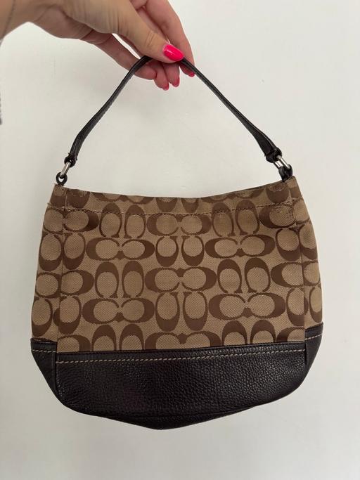  — Tote bag