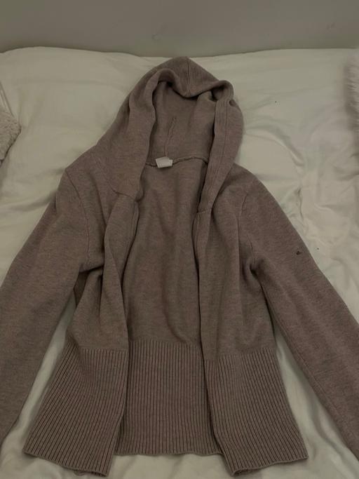  — Hollister set