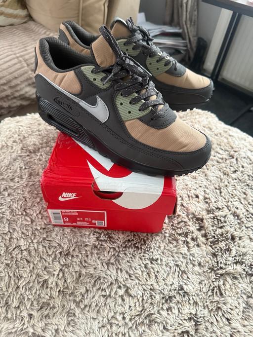  — Nike Air Max 90s - Size 9