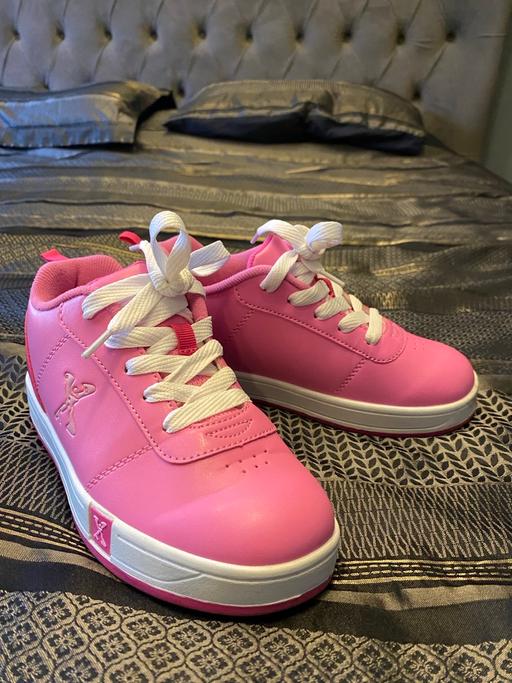  — Heelys