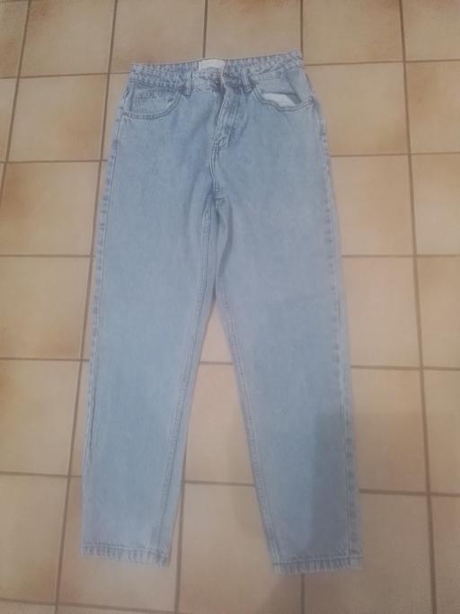  — LADIES JEANS
