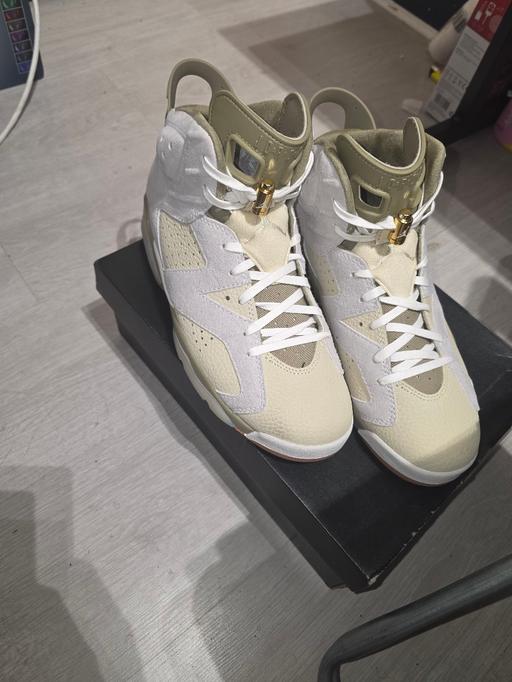  — RETRO JORDANS/SUEDE