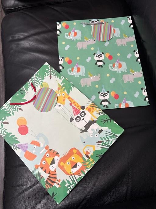 — X2 medium gift bags