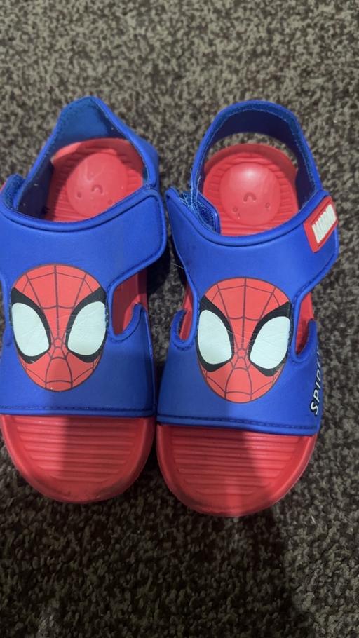  — FREE - Spiderman size 11 boys slippers