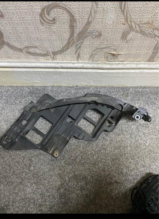  — Mk6 headlight bracket passenger 2008-2012