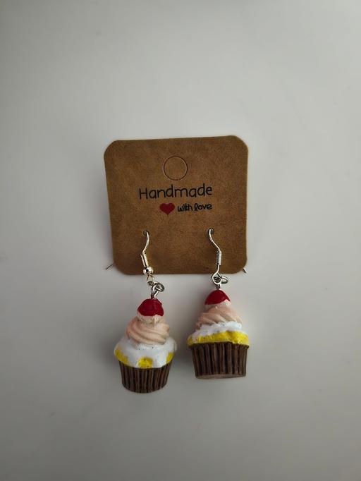  — Dangle Drop Cake Earrings