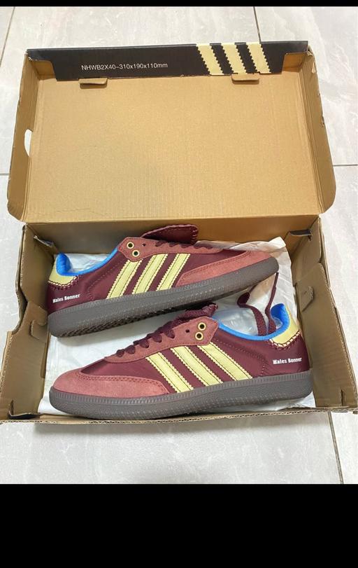  — Adidas wales banner wine red size 6 women BRA