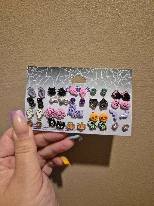  — new Claires Accessories Halloween Earrings