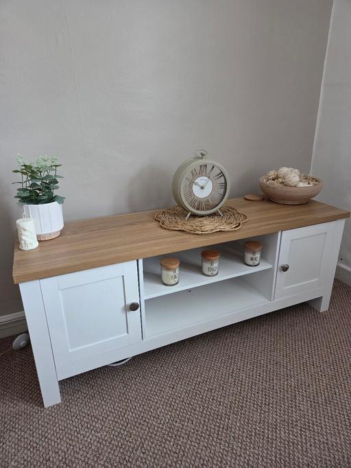  — White TV unit