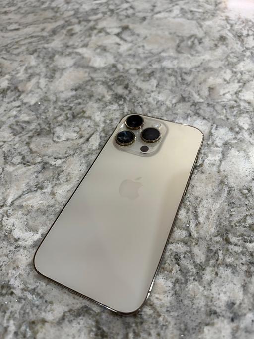  — iPhone 14 Pro