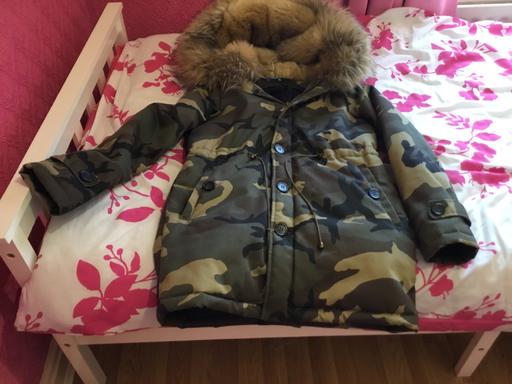  — Ladies Winter Padded Coat Size 8