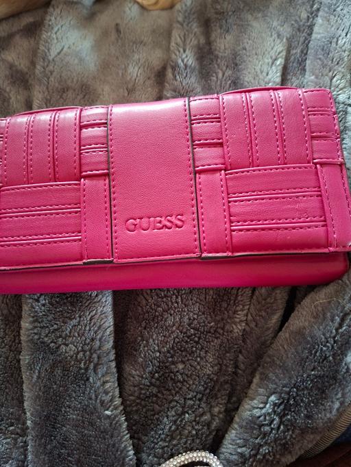  — guess purse