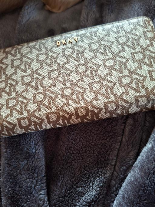  — DKNY PURSE
