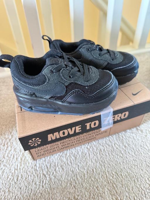 — Nike black air max trainers size UK 4.5