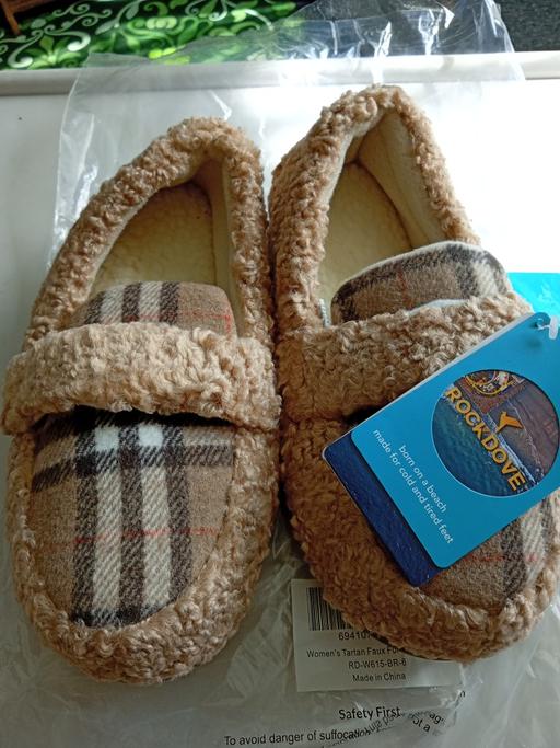  — ladies moccasins size 4