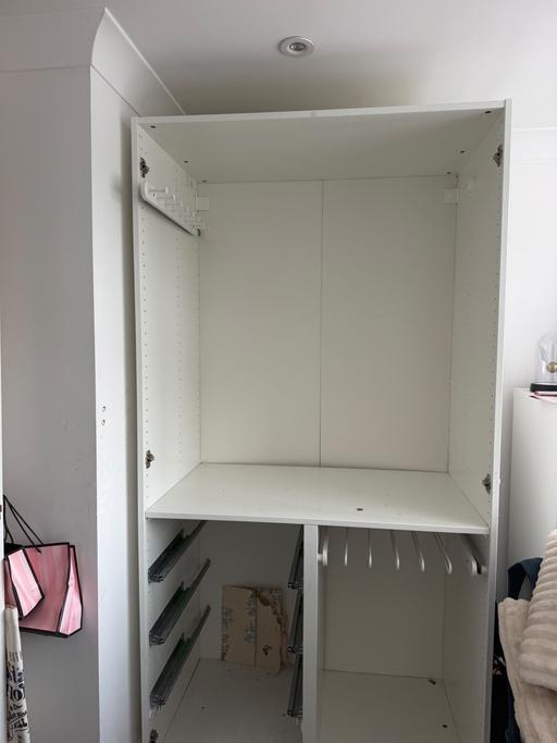  — White wardrobe closet organiser