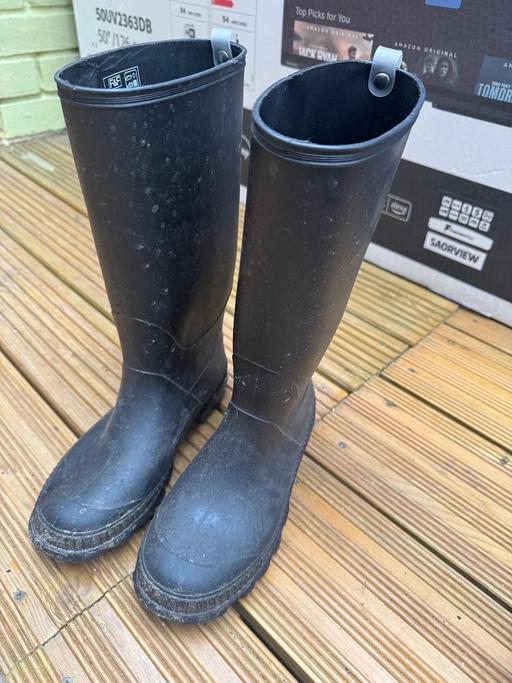  — Wellies