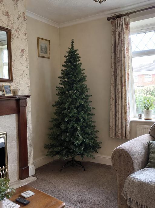  — Busybee 6ft Artificial Christmas Tree