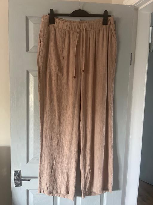  — Size 18 wide leg bottoms Elasticated waist