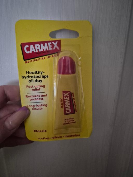  — new Carmex Moisturising Lip Balm