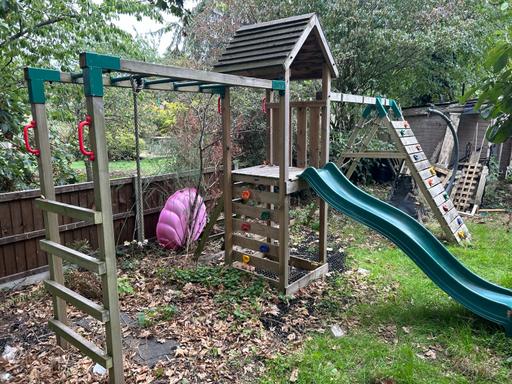  — REBO climbing frame
