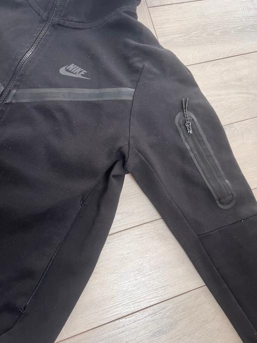  — Boys Nike jacket size medium