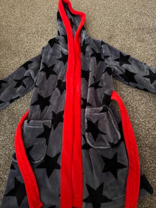  — Boys dressing gown 5-6 years