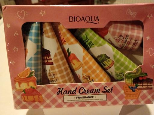  — brand new HAND CREAM GIFT SET