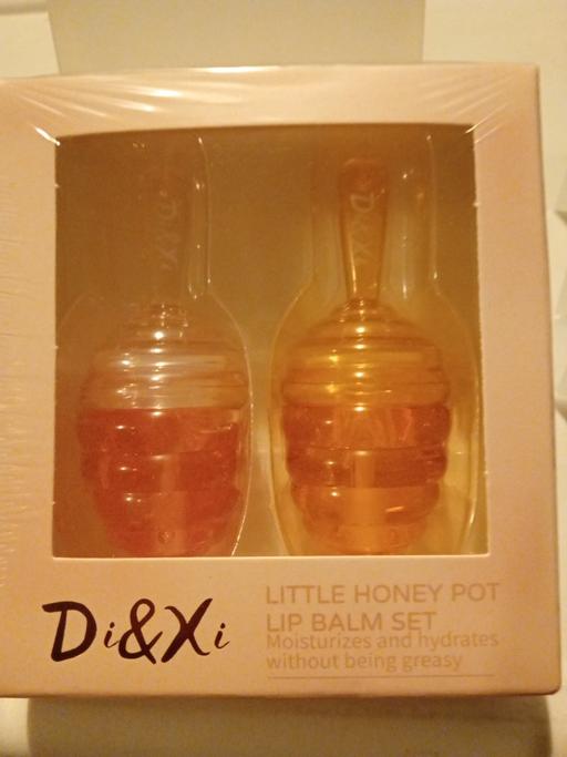  — brand new LIP BALM GIFT SET
