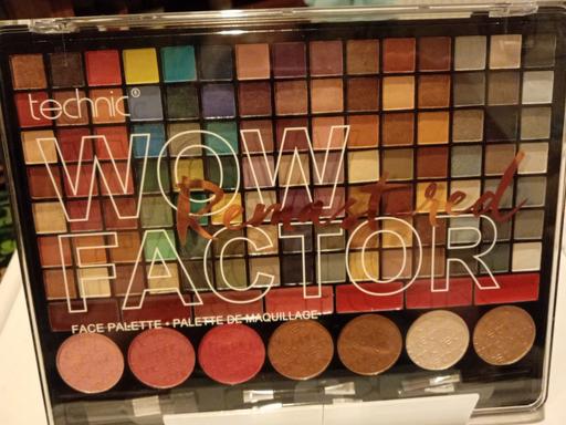  — brand new ladies 72 PIECE MAKE up palette