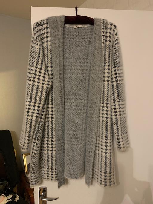  — Ladies cardigan /jacket