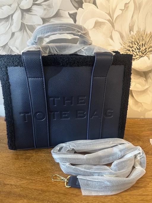  — Tote bag