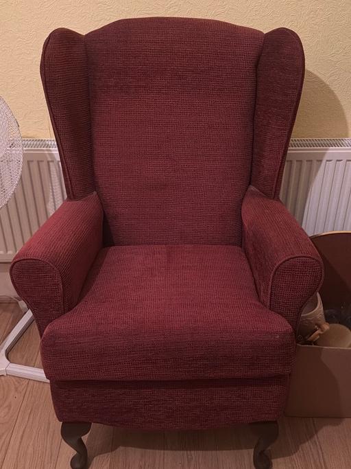  — Armchair