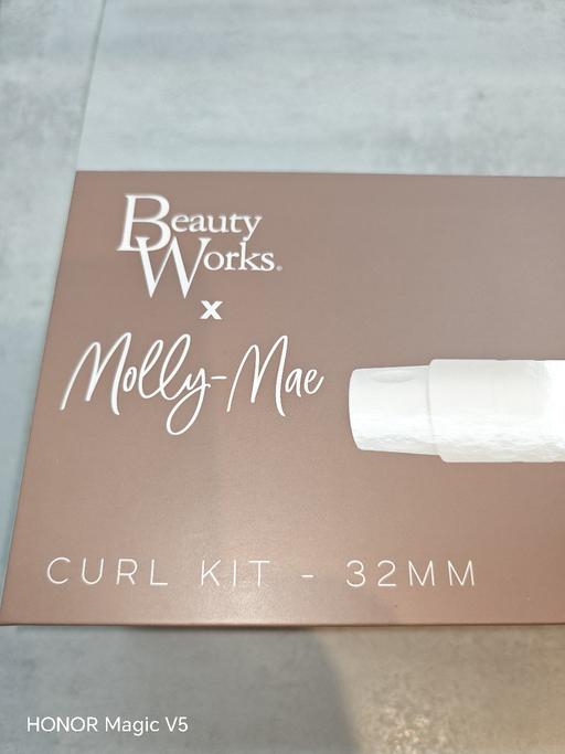  — Molly Mae curling wand