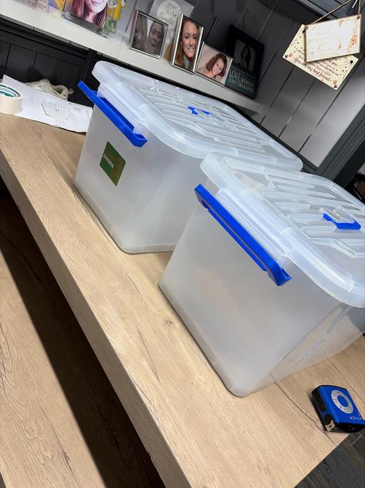  — Lislark storage containers