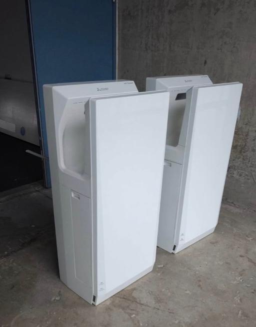  — Hand dryer