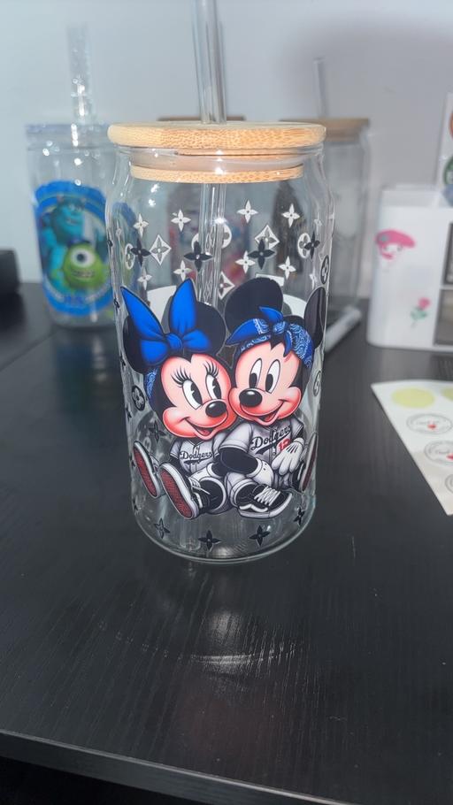  — Mickey and Minnie Mouse glass tumbler