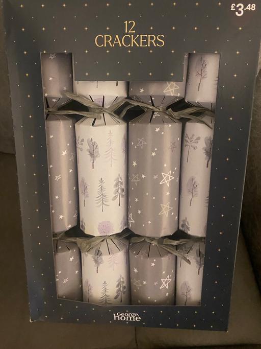  — Christmas crackers