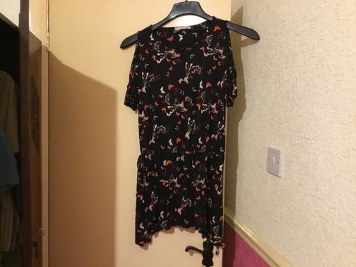  — Ladies Cold Shoulder Stretchy top size 14