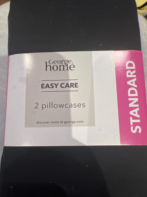  — Black pillow cases