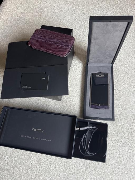  — Vertu phone