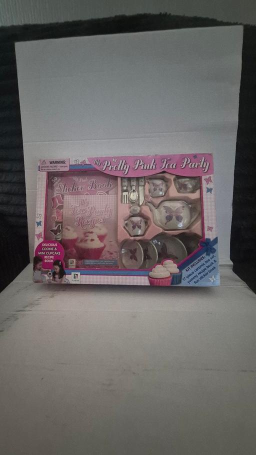  — pretty pink tea set