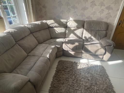  — Sofa