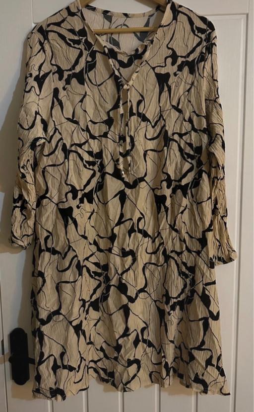  — Oversized dress