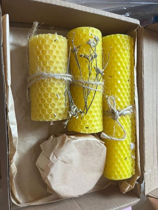  — New beeswax candle set