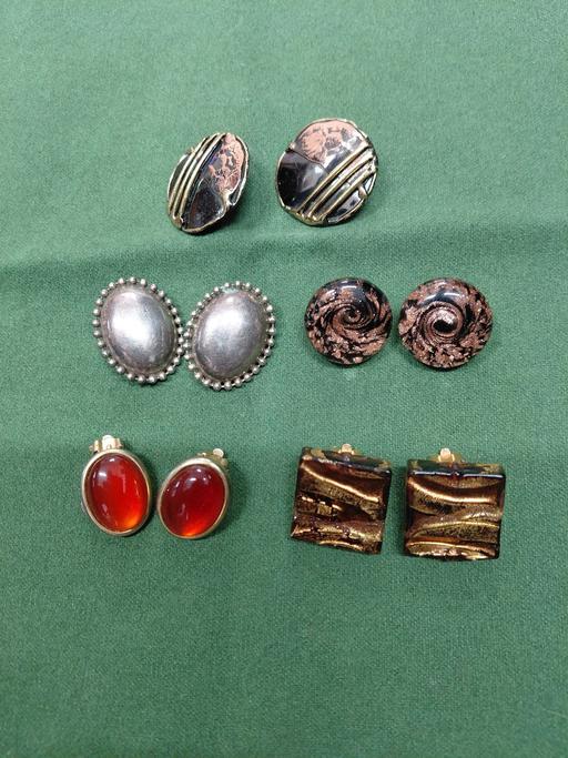  — Vintage Clip on Earrings.