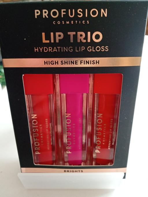  — brand new ladies LIP TRIO SET