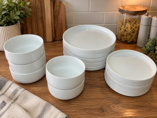  — white 15pc dinner service plates bowls set