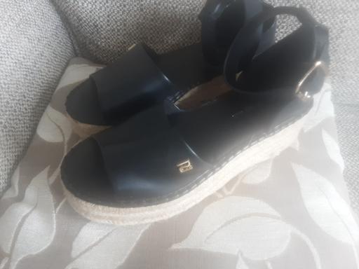  — ladies size 6 River lsland sandals